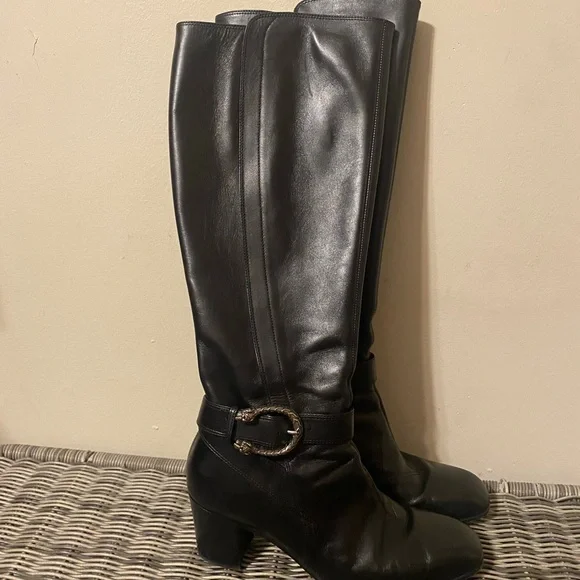 Womens. Gucci black leather boots - Picture 3 of 11